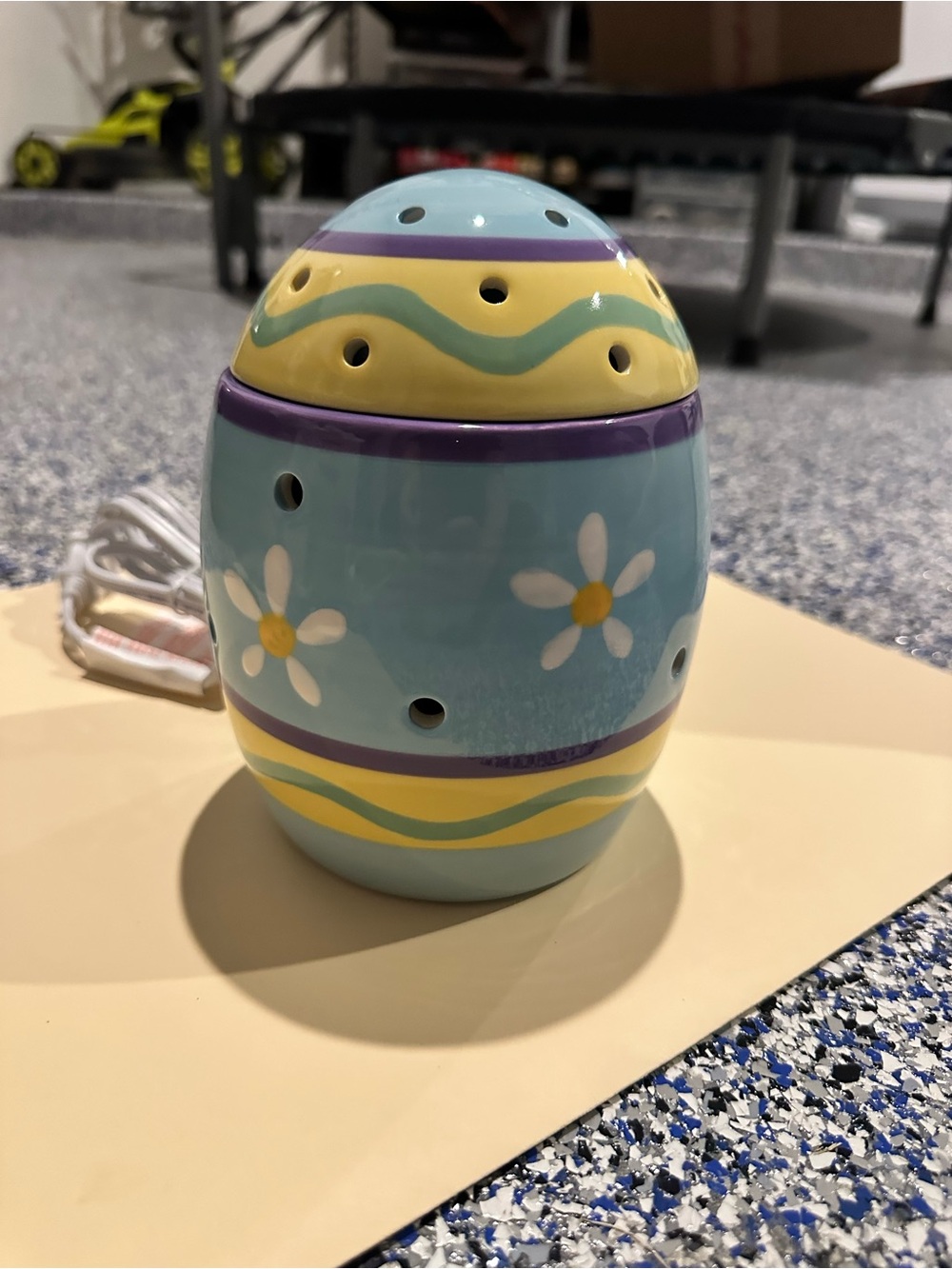 Easter Egg Ceramic Scentsy warmer  - Pastel Blue & Yellow